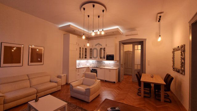 Kiadó téglalakás, albérlet, Budapesten, V. kerületben, 3 szobás