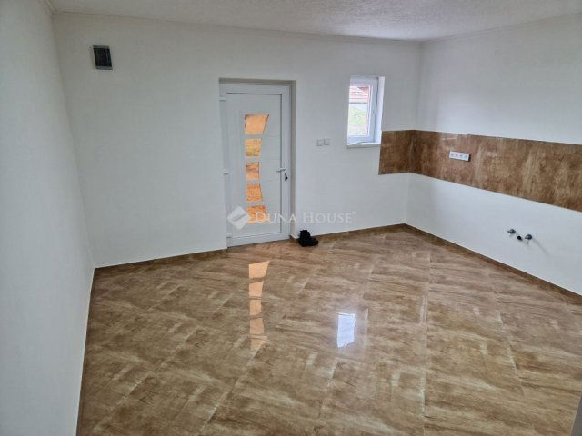 Eladó családi ház, Monoron 19.99 M Ft, 2 szobás