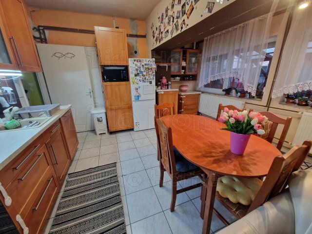 Eladó családi ház, Polgárdin 55.9 M Ft, 2 szobás