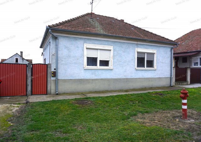 Eladó családi ház, Bősárkányon 39.5 M Ft, 3+1 szobás