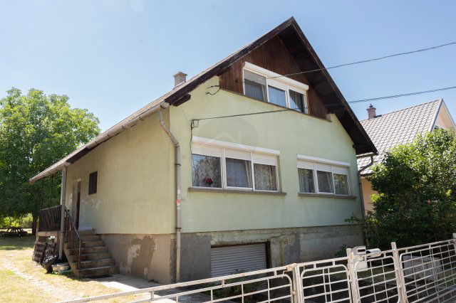 Eladó családi ház, Bicskén 71.5 M Ft, 4 szobás