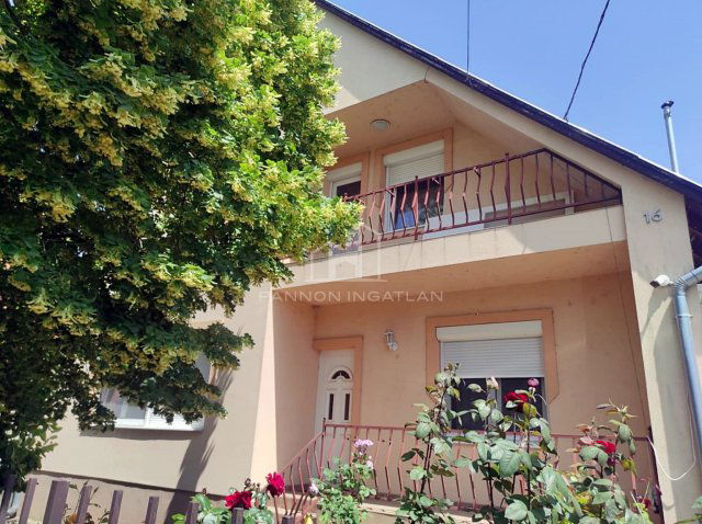 Eladó családi ház, Papkeszin 94.9 M Ft, 5 szobás