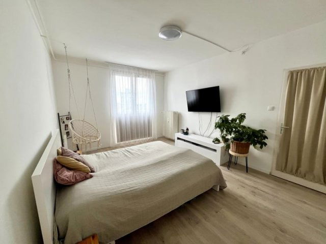 Eladó panellakás, Pécsett 45.5 M Ft, 2 szobás