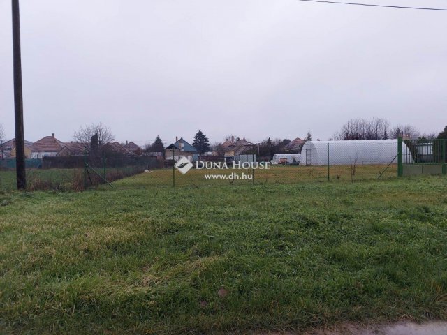 Eladó telek, Naszályon 7.8 M Ft / költözzbe.hu