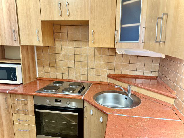 Eladó panellakás, Pécsett 44.9 M Ft, 2+1 szobás