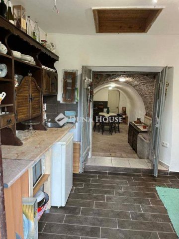 Eladó nyaraló, Kesztölcön, Klastrom utcában 8.9 M Ft, 1 szobás