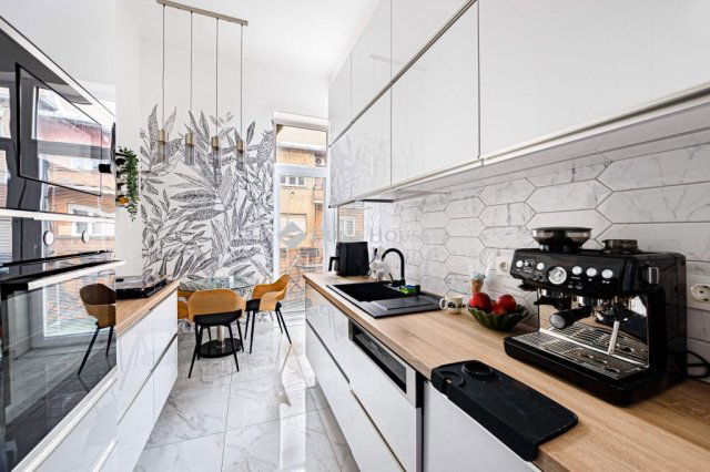 Eladó téglalakás, XI. kerületben, Karinthy Frigyes úton