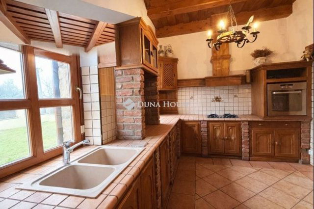 Eladó családi ház, Szilvásváradon 104.9 M Ft, 5 szobás