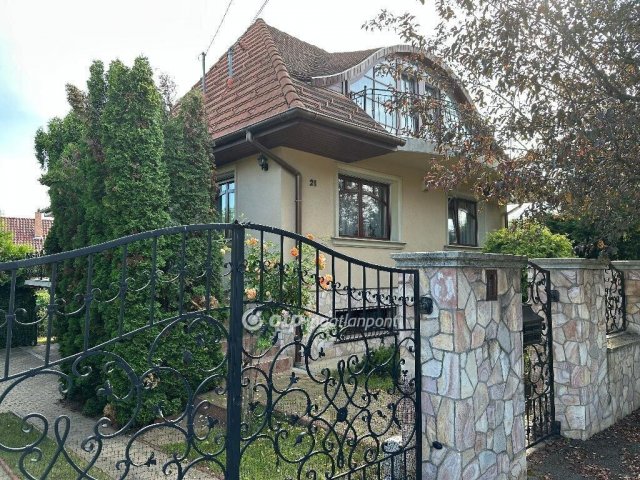 Eladó családi ház, Miskolcon 164.9 M Ft, 7 szobás