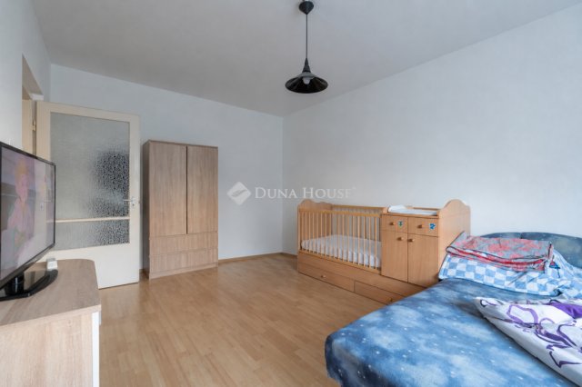 Eladó panellakás, Tatabányán, Mártírok úton 27.9 M Ft