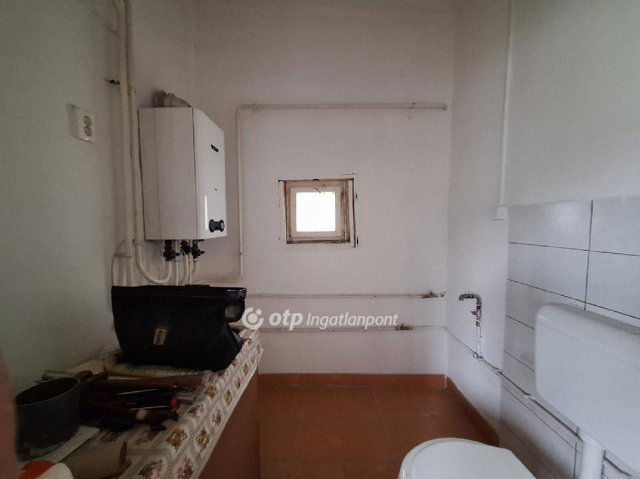 Eladó családi ház, Biharnagybajomban 8.5 M Ft, 3+1 szobás