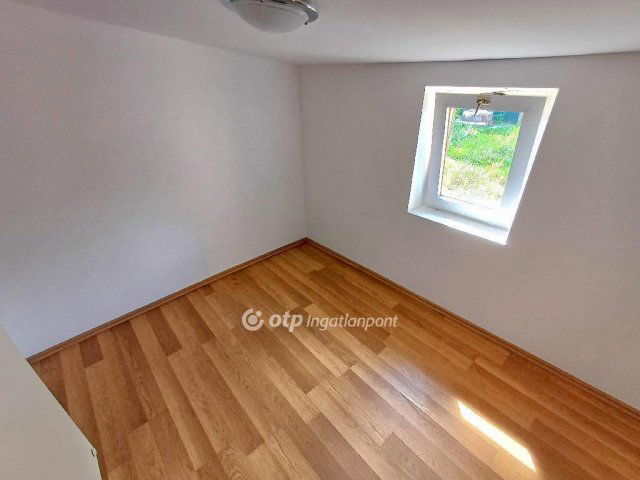 Eladó családi ház, Baján 23.5 M Ft, 2+2 szobás