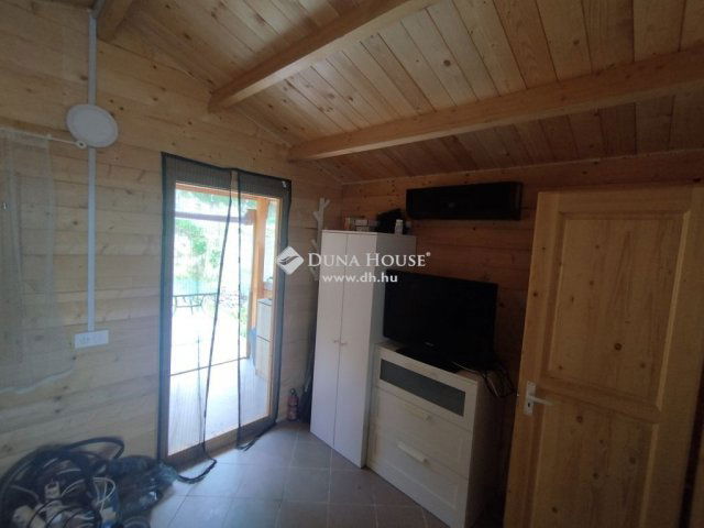 Eladó nyaraló, Bajon 19.99 M Ft, 1 szobás / költözzbe.hu