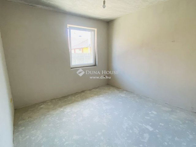 Eladó ikerház, Tápiószecsőn 74.9 M Ft, 4 szobás