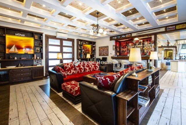 Eladó családi ház, Zamárdiban 420 M Ft, 11 szobás