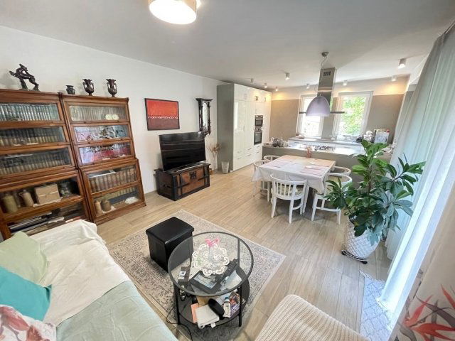 Eladó családi ház, Pakson 138 M Ft, 4 szobás