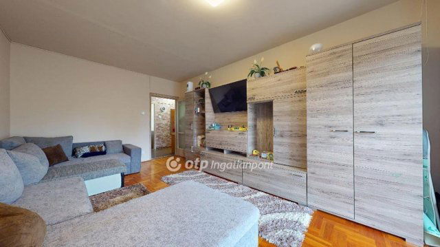 Eladó panellakás, Nyíregyházán 48 M Ft, 2+1 szobás