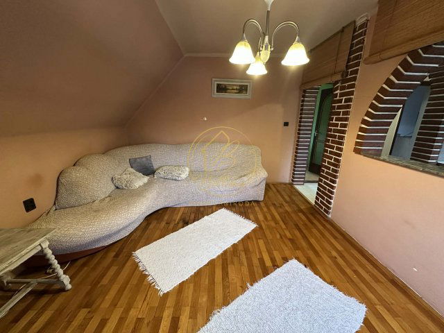 Kiadó téglalakás, albérlet, Pécsett, Keszüi úton, 3 szobás