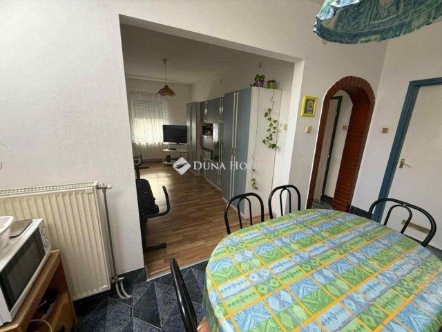 Eladó családi ház, Lovasberényben 75 M Ft, 6 szobás