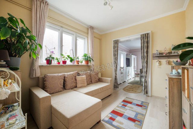 Eladó családi ház, Esztergomban 79.9 M Ft, 5 szobás