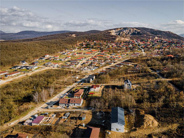 Eladó ikerház, Pilisjászfalun 75.795 M Ft, 4 szobás