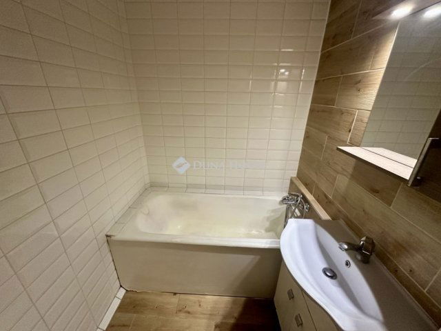 Eladó panellakás, Debrecenben 58 M Ft, 3 szobás