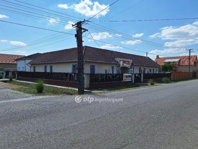 Eladó hotel, Abádszalókban 84 M Ft / költözzbe.hu