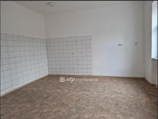 Eladó téglalakás, Budapesten, XX. kerületben 33.99 M Ft