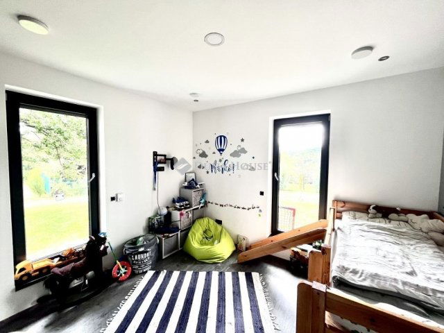 Eladó családi ház, Pécsett 149 M Ft, 5 szobás