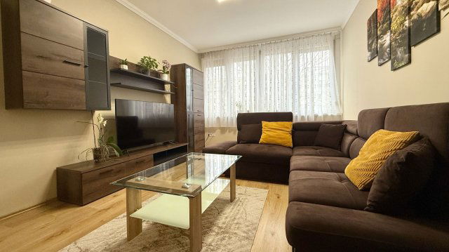 Kiadó téglalakás, albérlet, Debrecenben 220 E Ft / hó, 3 szobás