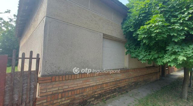 Eladó családi ház, Kunszentmártonban 11.99 M Ft, 3 szobás