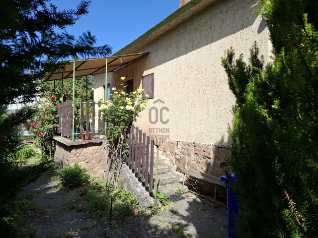 Eladó családi ház, Budakalászon 70 M Ft, 3 szobás