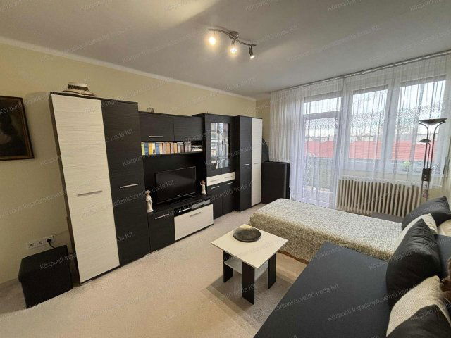 Eladó téglalakás, Oroszlányban 29.15 M Ft, 1 szobás