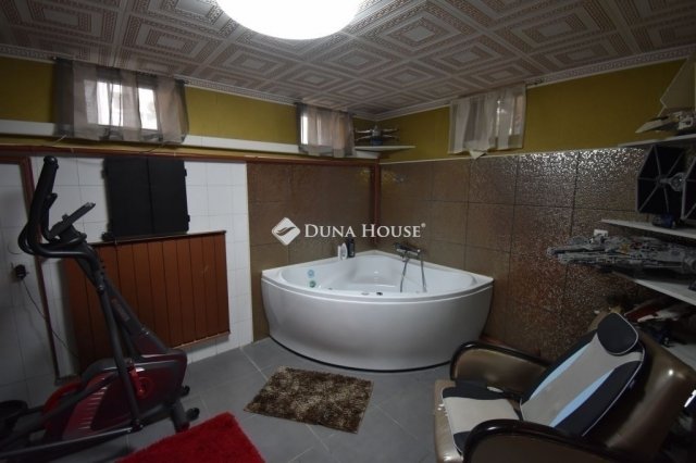 Eladó családi ház, Gödöllőn 355 M Ft, 5 szobás