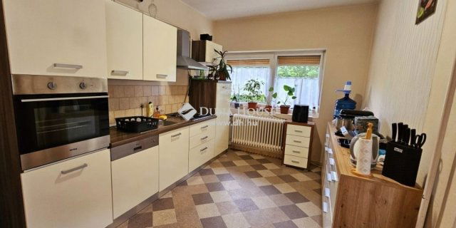 Eladó családi ház, Dunaszekcsőn 27.5 M Ft, 3 szobás