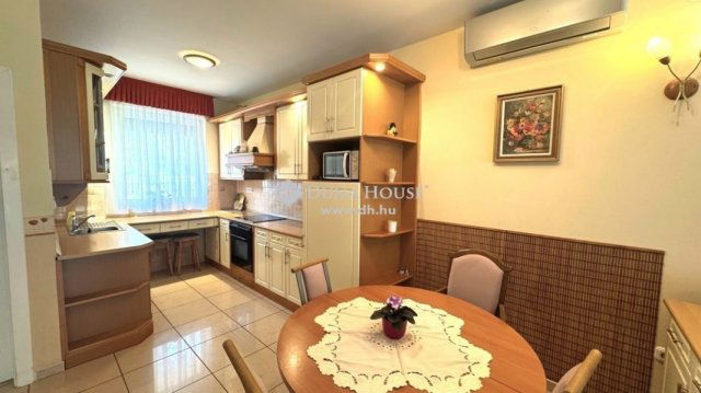 Kiadó sorház, albérlet, Debrecenben 550 E Ft / hó, 5 szobás