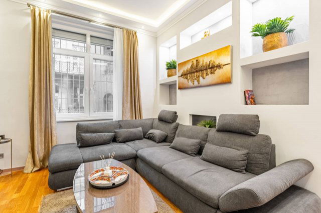 Eladó téglalakás, Budapesten, VII. kerületben 99.999 M Ft