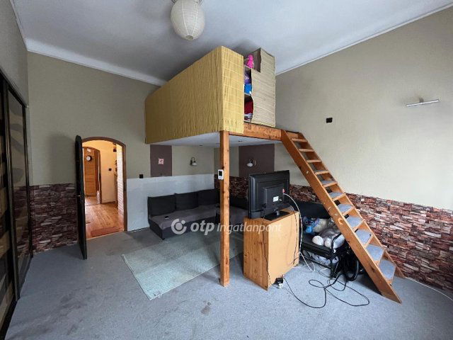 Eladó családi ház, Budapesten, IV. kerületben 57.6 M Ft