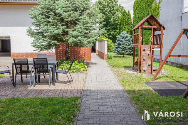 Eladó téglalakás, Szegeden 74.9 M Ft, 3+1 szobás