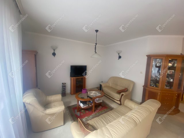 Eladó téglalakás, Győrött 133.99 M Ft, 5 szobás