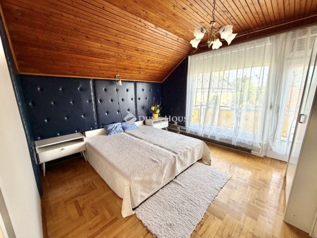 Eladó családi ház, Magyaralmáson 69.99 M Ft, 4 szobás