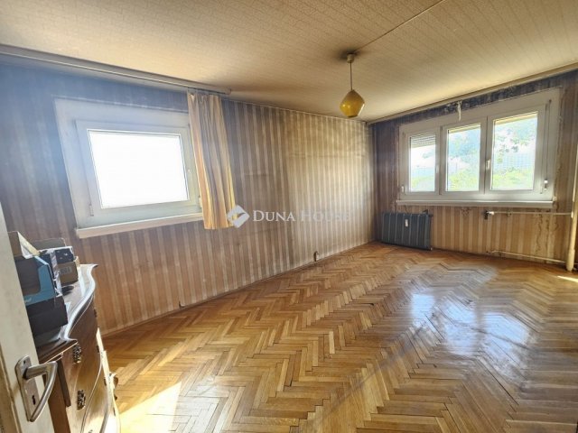 Eladó panellakás, Budapesten, III. kerületben, Flórián téren