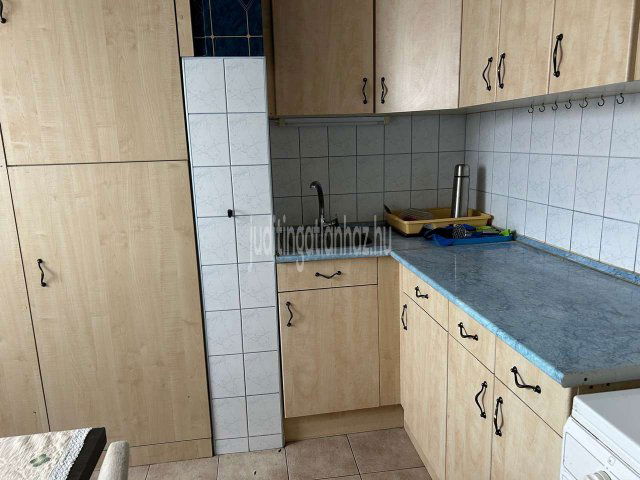 Eladó téglalakás, Nyíregyházán, Erdő soron 42 M Ft