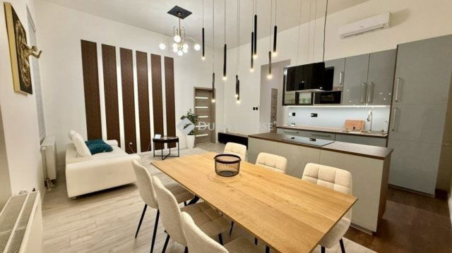 Eladó téglalakás, Budapesten, VI. kerületben 120 M Ft, 3 szobás