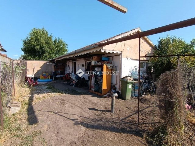 Eladó családi ház, Vecsésen 25 M Ft, 1+1 szobás