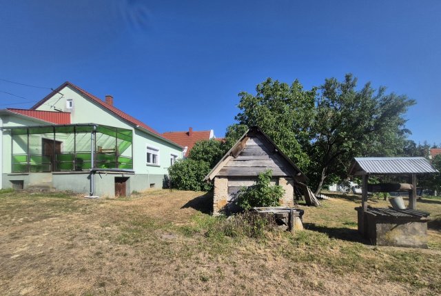 Eladó családi ház, Gyenesdiáson 109.9 M Ft, 4+1 szobás