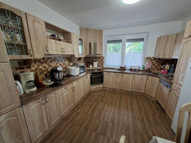 Eladó ikerház, Budapesten, XV. kerületben 149.9 M Ft, 4 szobás
