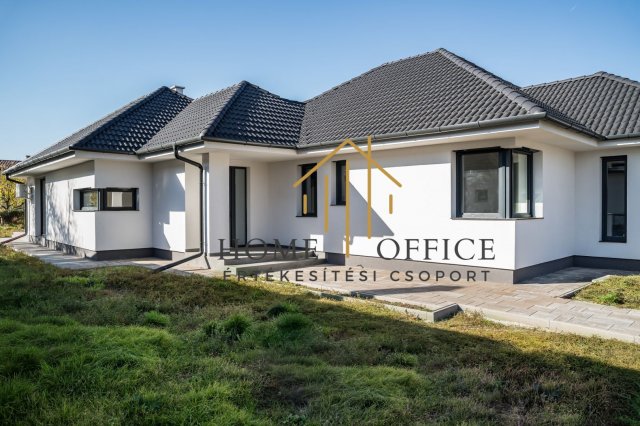 Eladó családi ház, Debrecenben 198.9 M Ft, 5 szobás