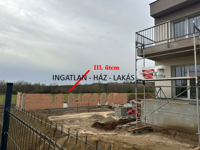 Eladó téglalakás, Mogyoródon 84.9 M Ft, 4 szobás