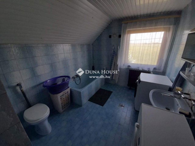 Eladó családi ház, Budapesten, XVIII. kerületben 220 M Ft